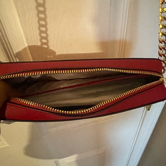 Red Michael Kors Jet Set crossbody - Picture 5 of 6